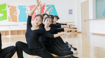 新东方不仅教烹饪，还教.....