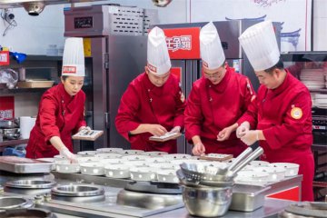 新东方烹饪教育战队强势出战央视《厨王争霸》，“色香味”战役一触即发！