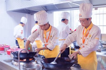 为什么那么多烹饪学子以“行政总厨”作为职业目标？
