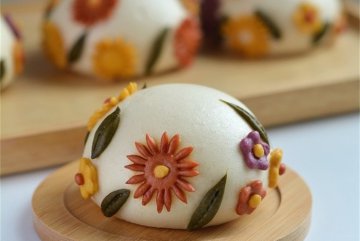 美食推荐|暄软细腻“花朵牛奶馒头”