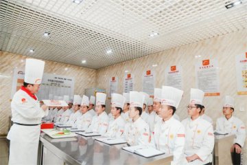 在新东方烹饪学校只能学中餐吗？