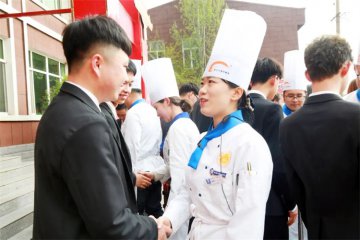 愿所有新的开始，都是离别开出的花