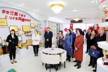 呼和浩特市政协领导一行莅临我校参观指导工作