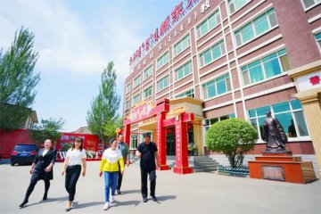 兴安盟人力资源和社会保障局领导一行莅临我校参观指导工作