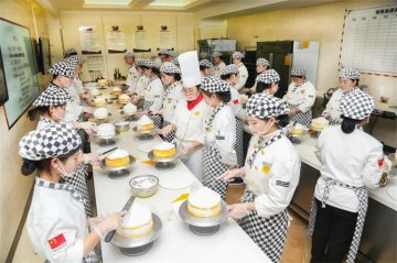 开学啦！呼和浩特市新东方高级技工学校2021级秋季新生入学指南请查收！